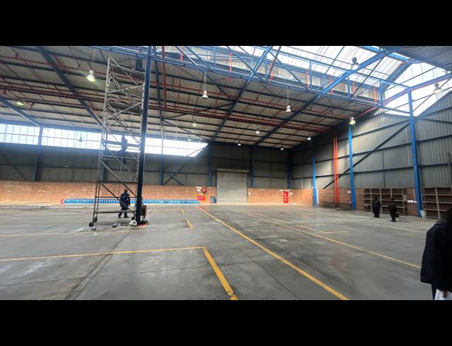 4,338M² WAREHOUSE TO LET IN SPARTAN